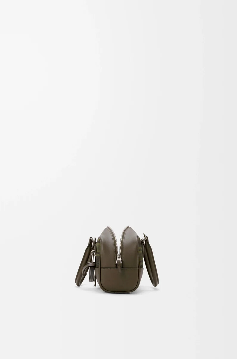 bolso cropped amazona 23 en ante tartán y piel de becerro napa color caquiverde