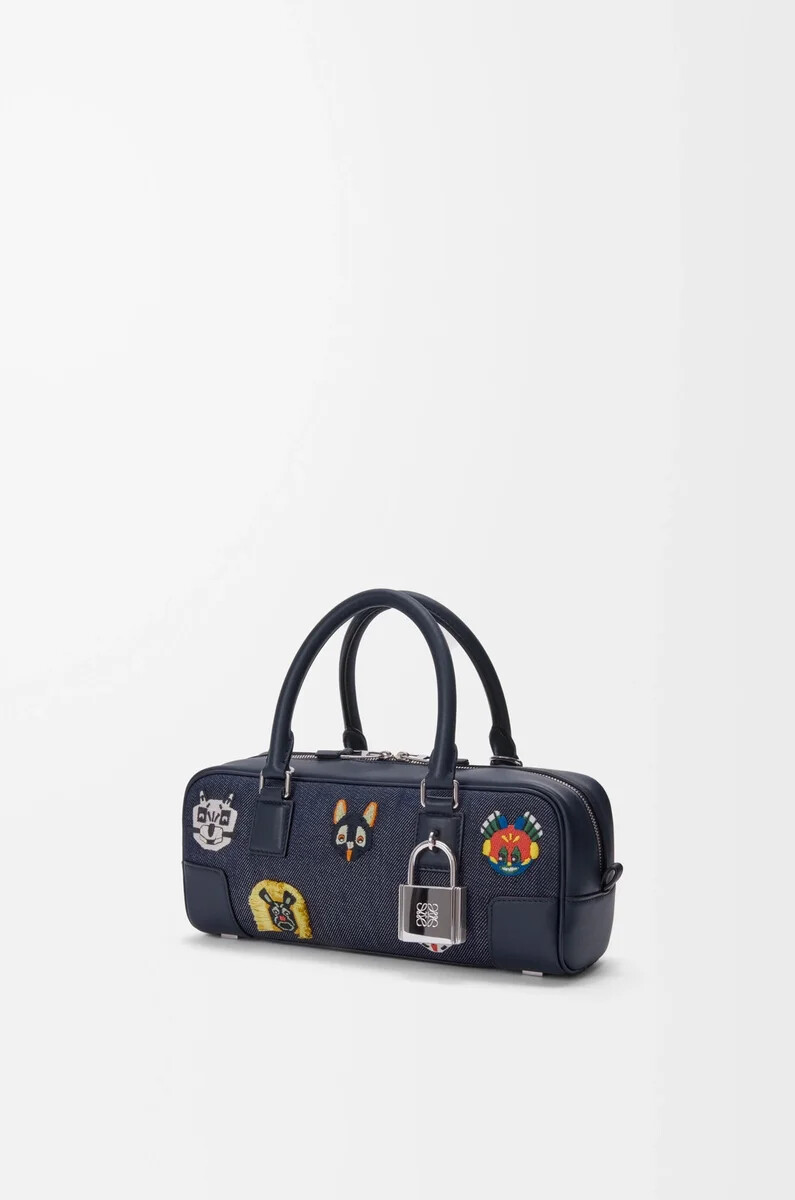 bolso cropped cats amazona 23 en denim bordado azul