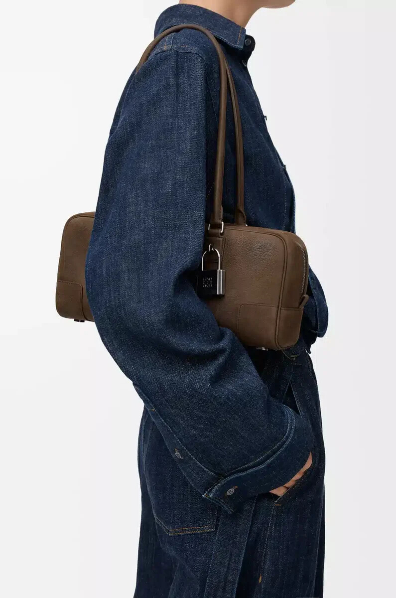 bolso cropped amazona 31 en nobuk granulado tundra