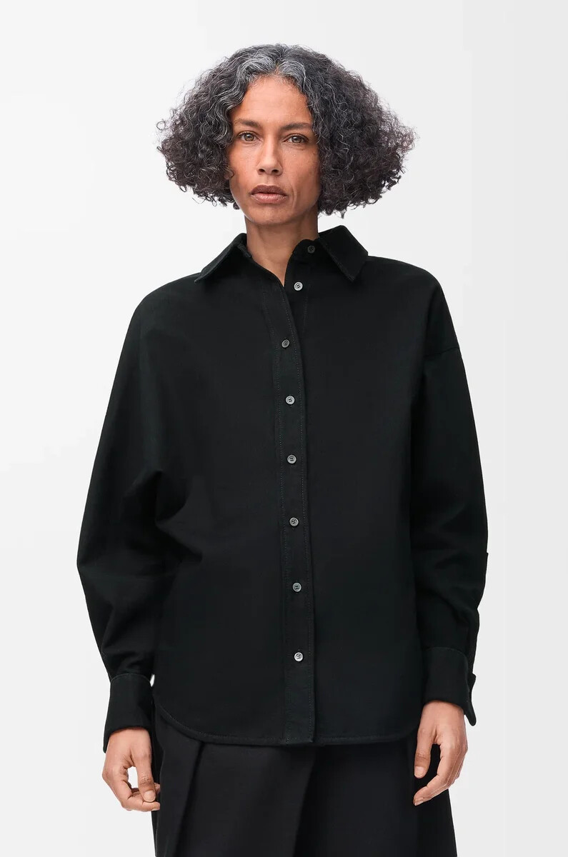 camisa cruzada en denim negro