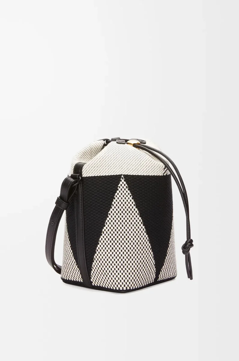 cubo pequeño treasure bako en lona jacquard y piel de becerro naturalnegro