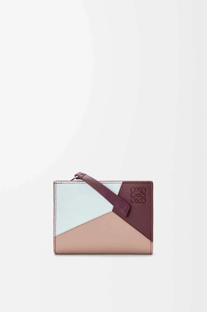 cartera compacta puzzle en piel de becerro clásica color frozenburdeos oscuro