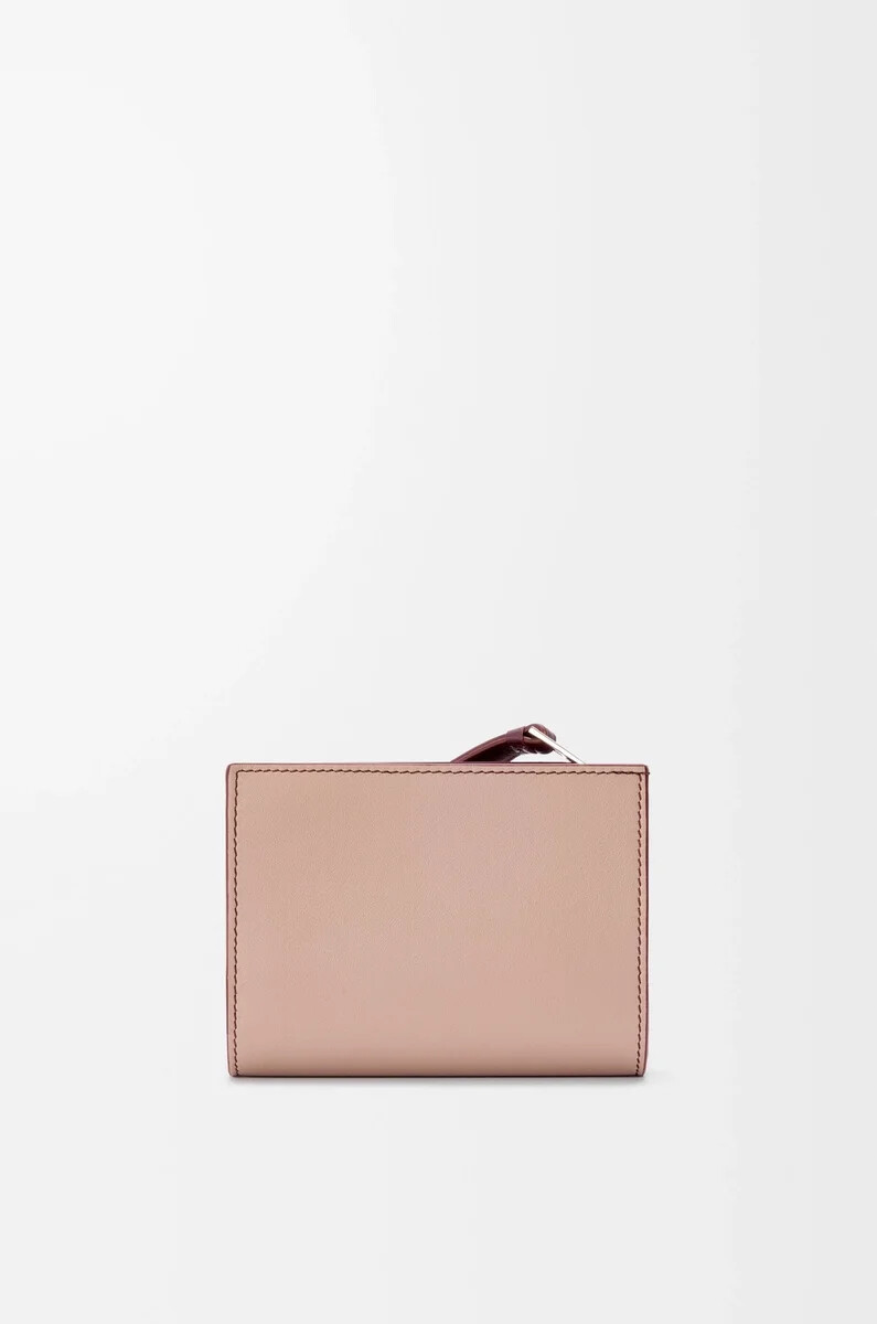 cartera compacta puzzle en piel de becerro clásica color frozenburdeos oscuro