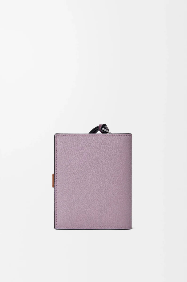 cartera compacta con cremallera en piel de becerro granulada suave color malva sucioardilla