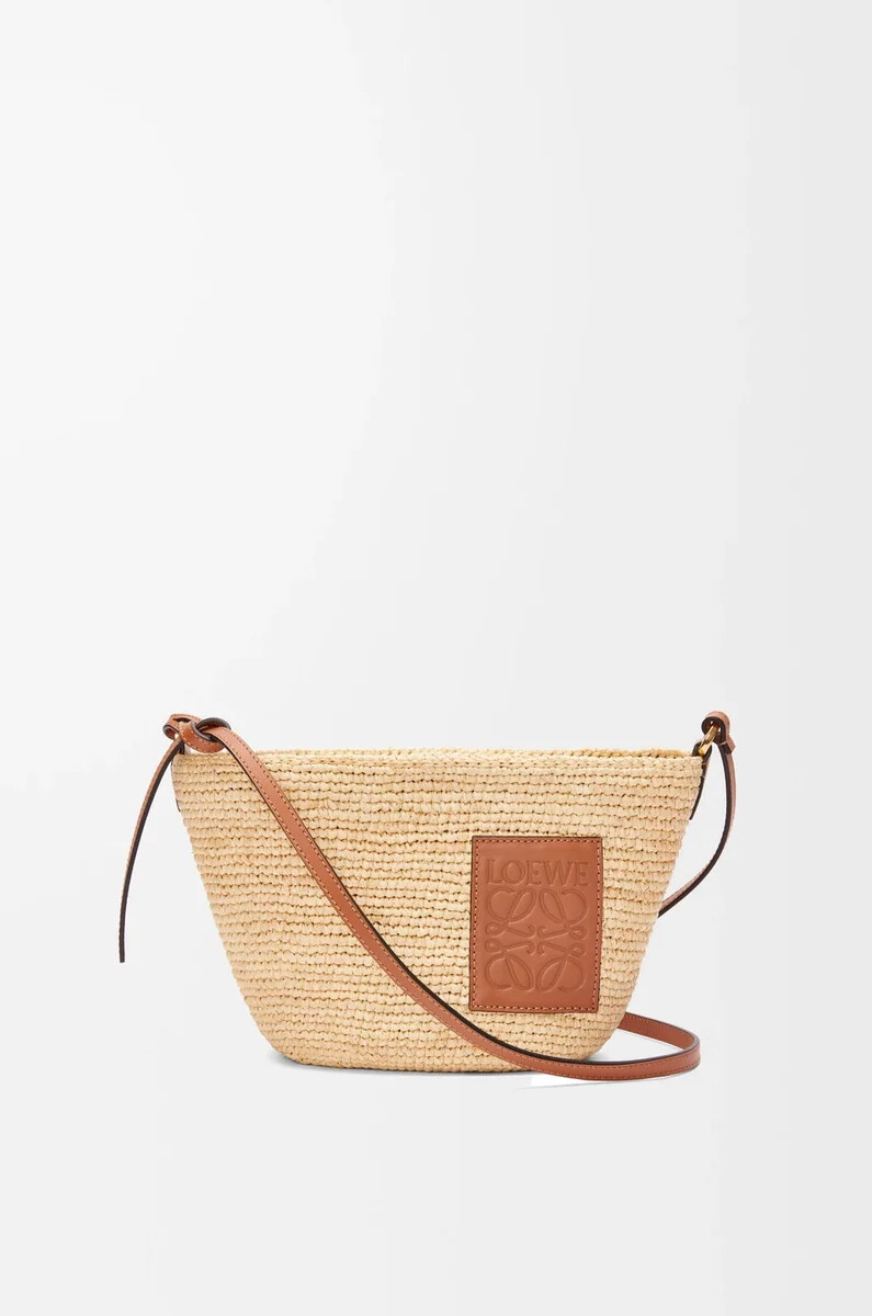 bolso pochette con abertura en rafia y piel de becerro naturalbronceado