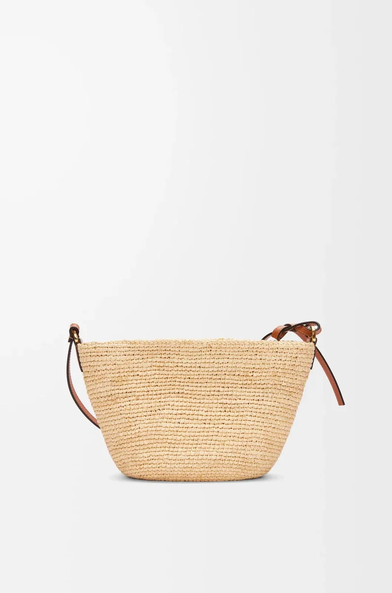 bolso pochette con abertura en rafia y piel de becerro naturalbronceado