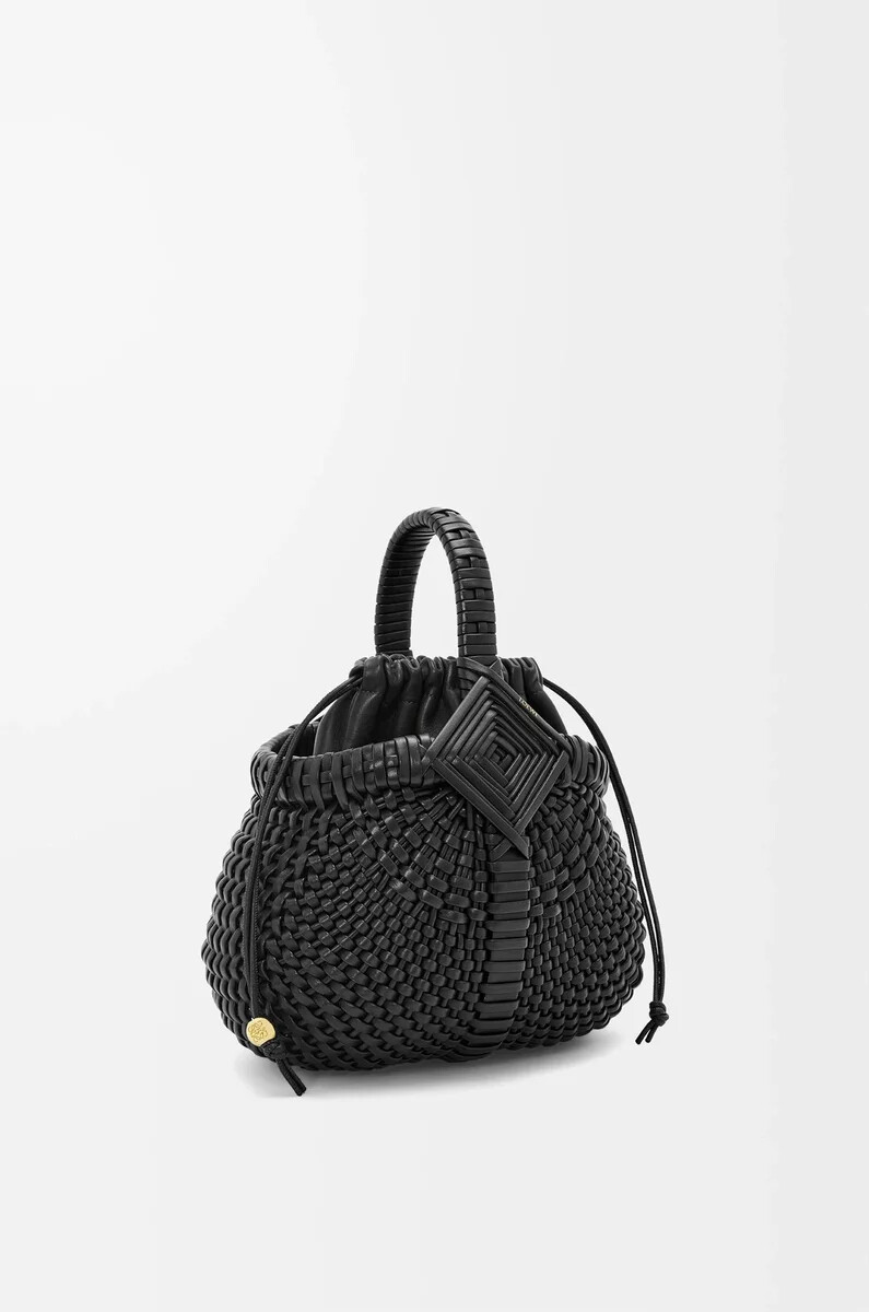 bolso mini diamond round basket en piel de becerro negro