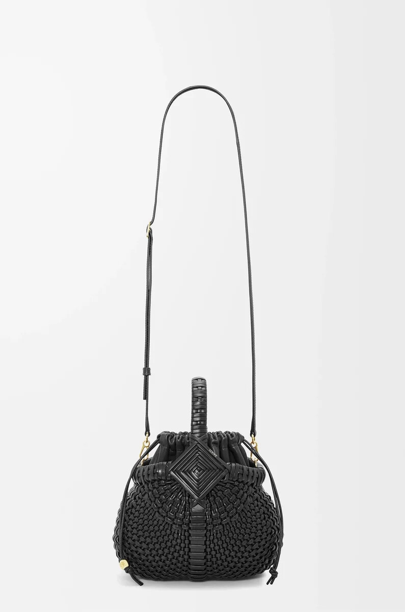 bolso mini diamond round basket en piel de becerro negro