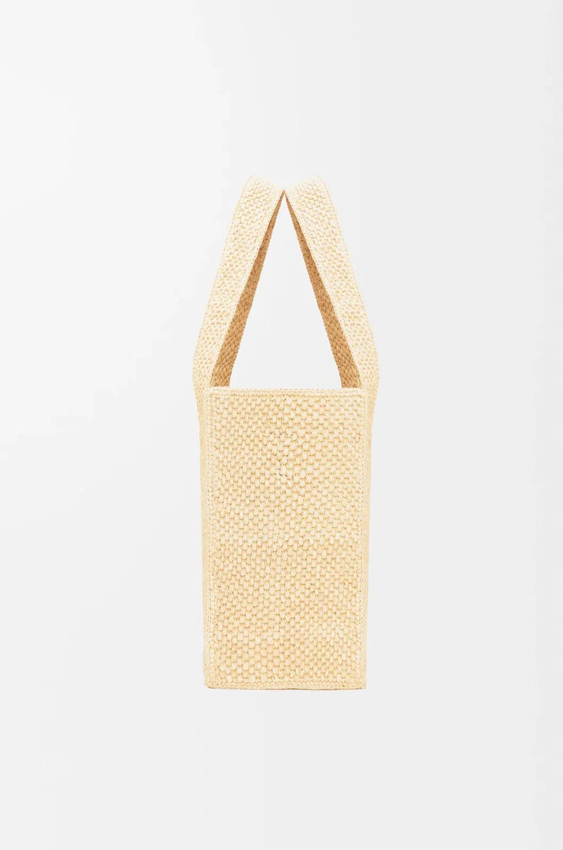 bolso tote mediano loewe font en rafia natural