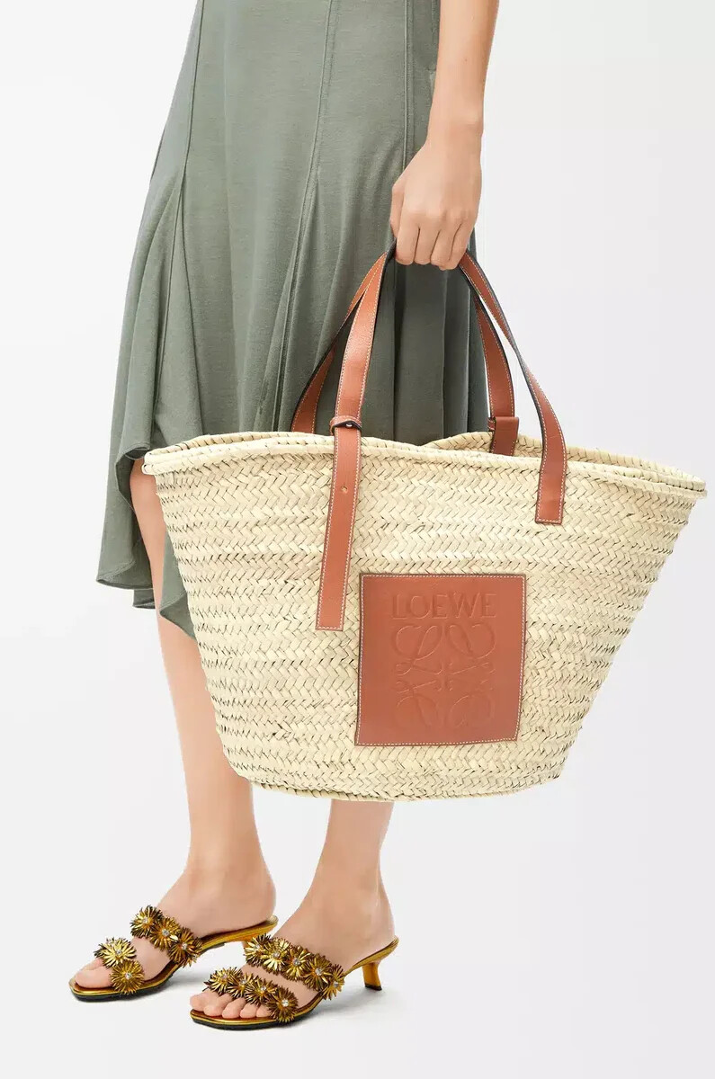 cesta clásica grande en hoja de palma y piel de becerro naturalbronceado