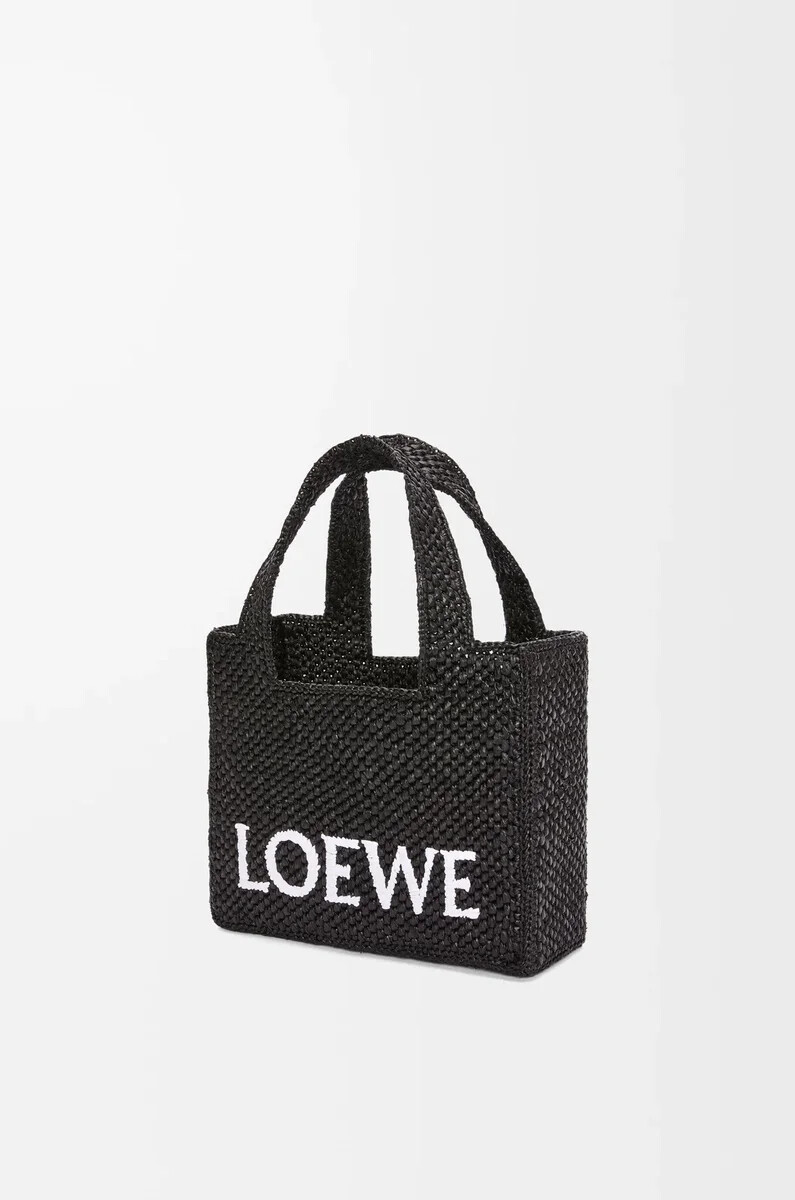 mini loewe font tote en rafia negro