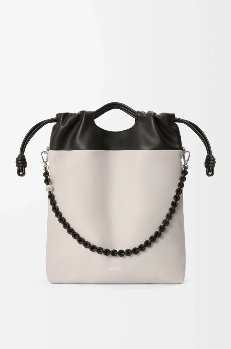 bolso tote flamenco en suave piel de cordero napa color fantasma claronegro