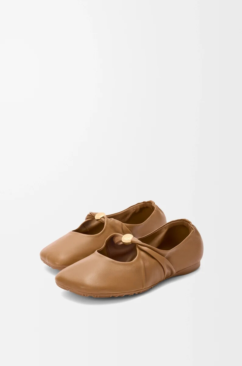 bailarina pebble soft en napa de cordero roble