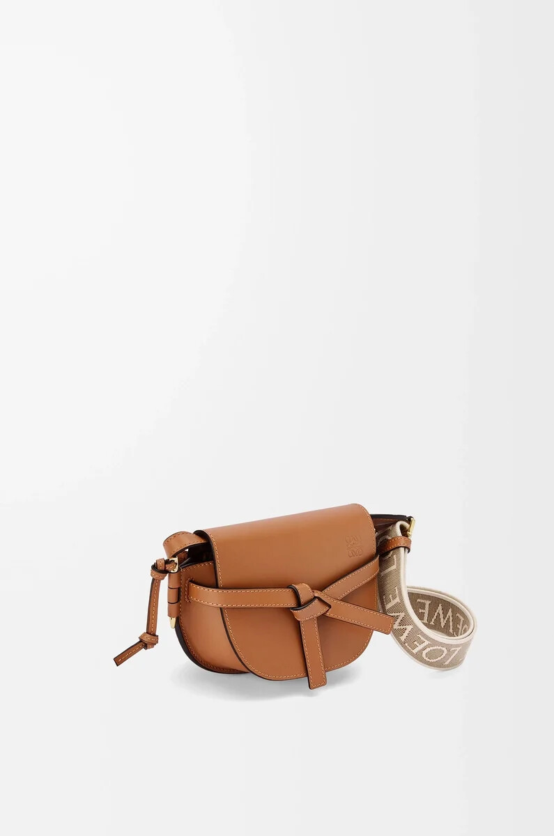 bolso mini gate dual en suave piel de becerro y jacquard color tostado