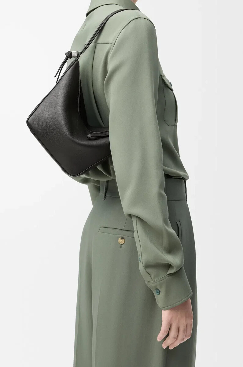 mini hamaca hobo en piel de becerro clásica negra
