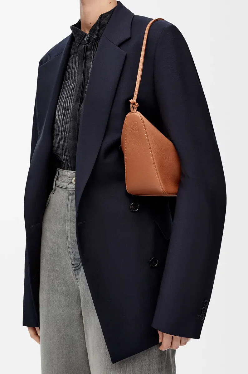 mini hamaca hobo en piel de becerro clásica color tostado