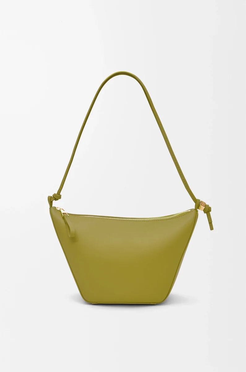 mini hamaca hobo en piel de becerro clásica color musgo claro
