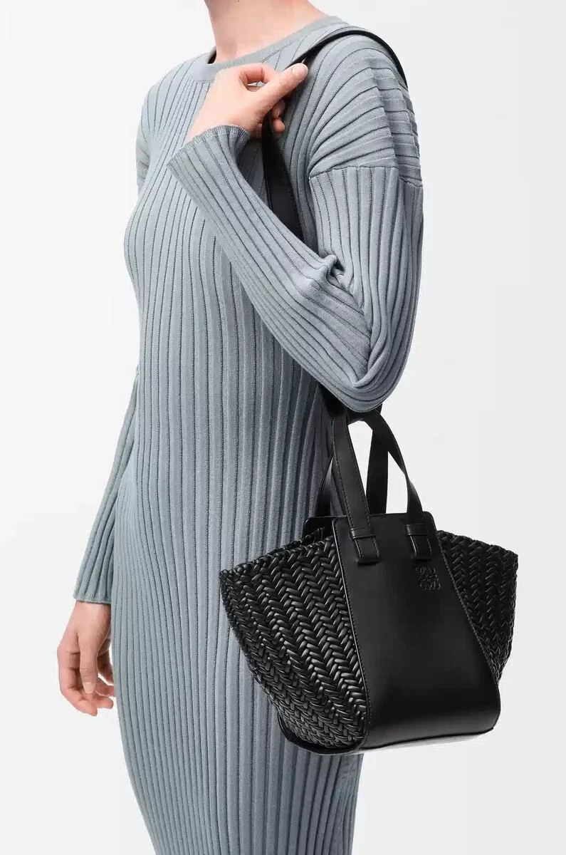 bolsa hamaca compacta de piel de becerro negra