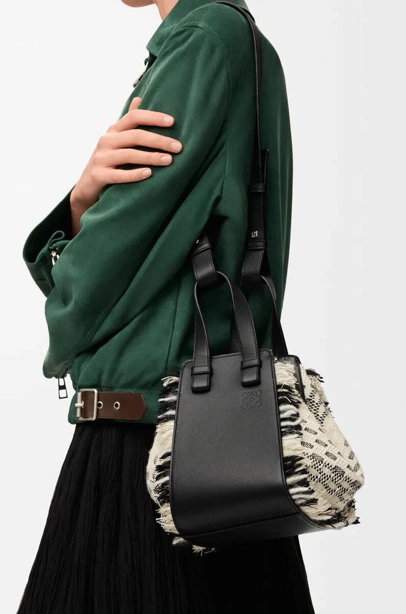 bolsa de hamaca compacta en tejido textil negroblanco