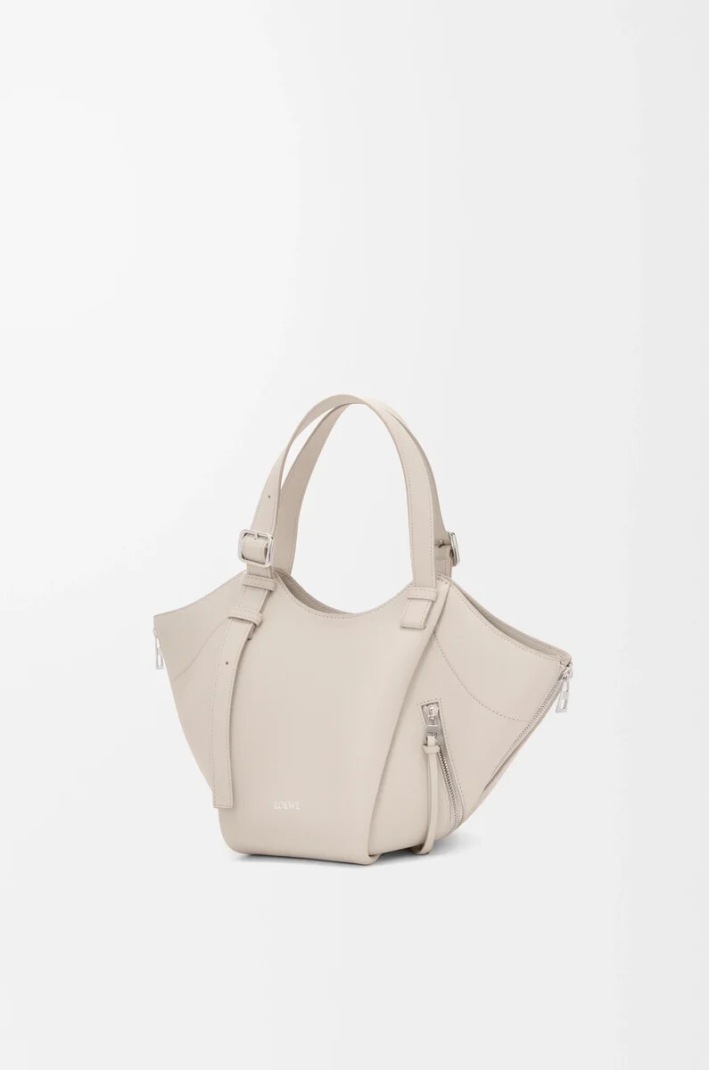 bolso hammock flip en piel de becerro clásica light ghost