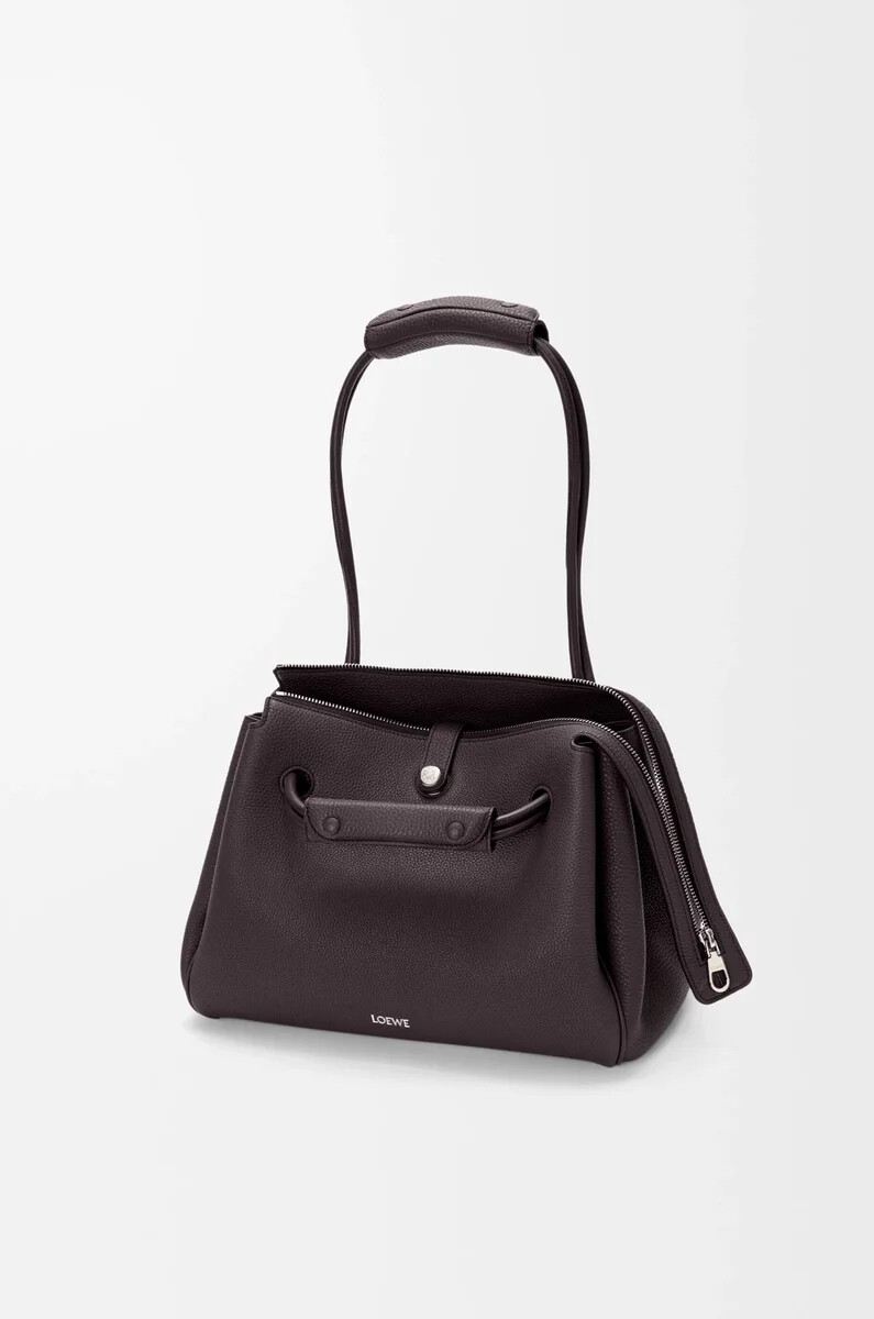 bolso mediano madrid en piel de becerro granulada flexible color ébano oscuro