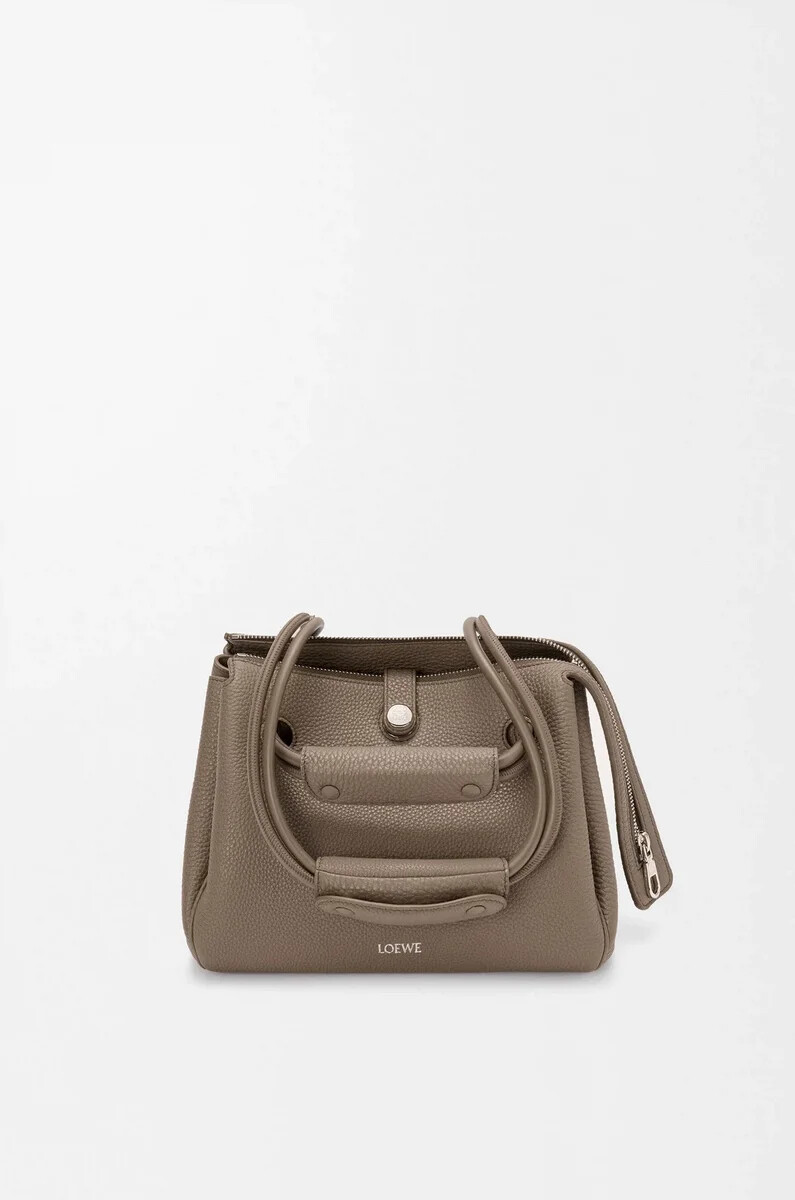 bolso pequeño madrid en piel de becerro granulada flexible color topo