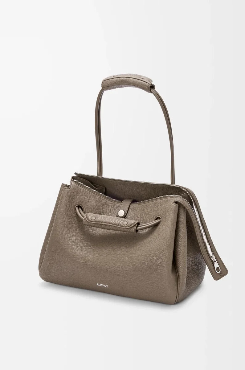 bolso grande madrid en piel de becerro granulada flexible color topo
