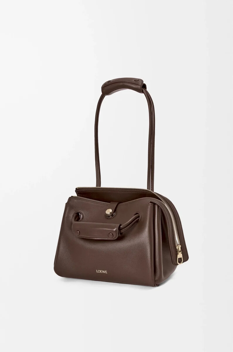 bolso pequeño madrid en piel de becerro flexible color castaño oscuro