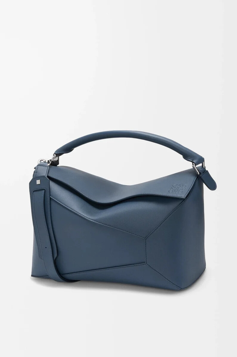 bolso grande puzzle edge en piel de becerro clásica color índigo