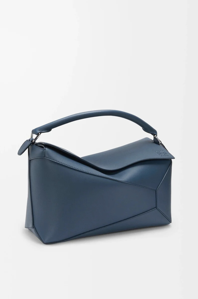 bolso grande puzzle edge en piel de becerro clásica color índigo
