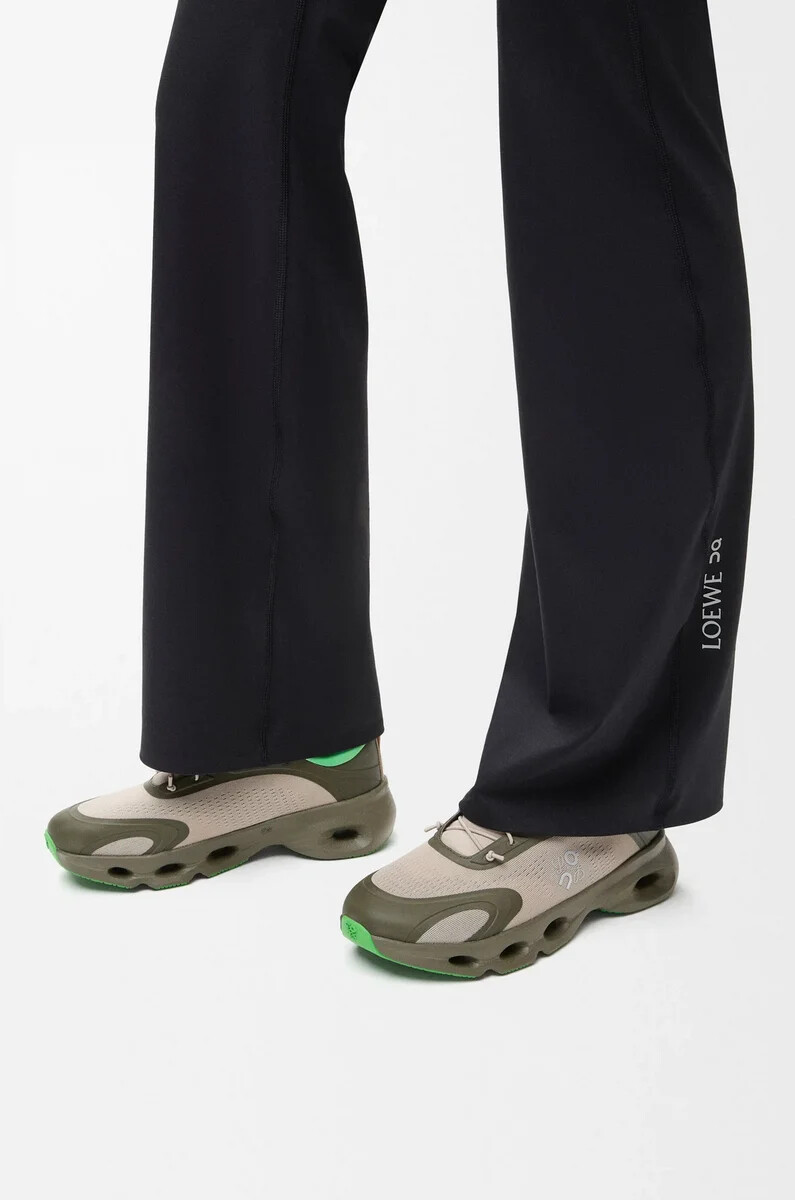 zapatillas cloudsolo verde caquiarena