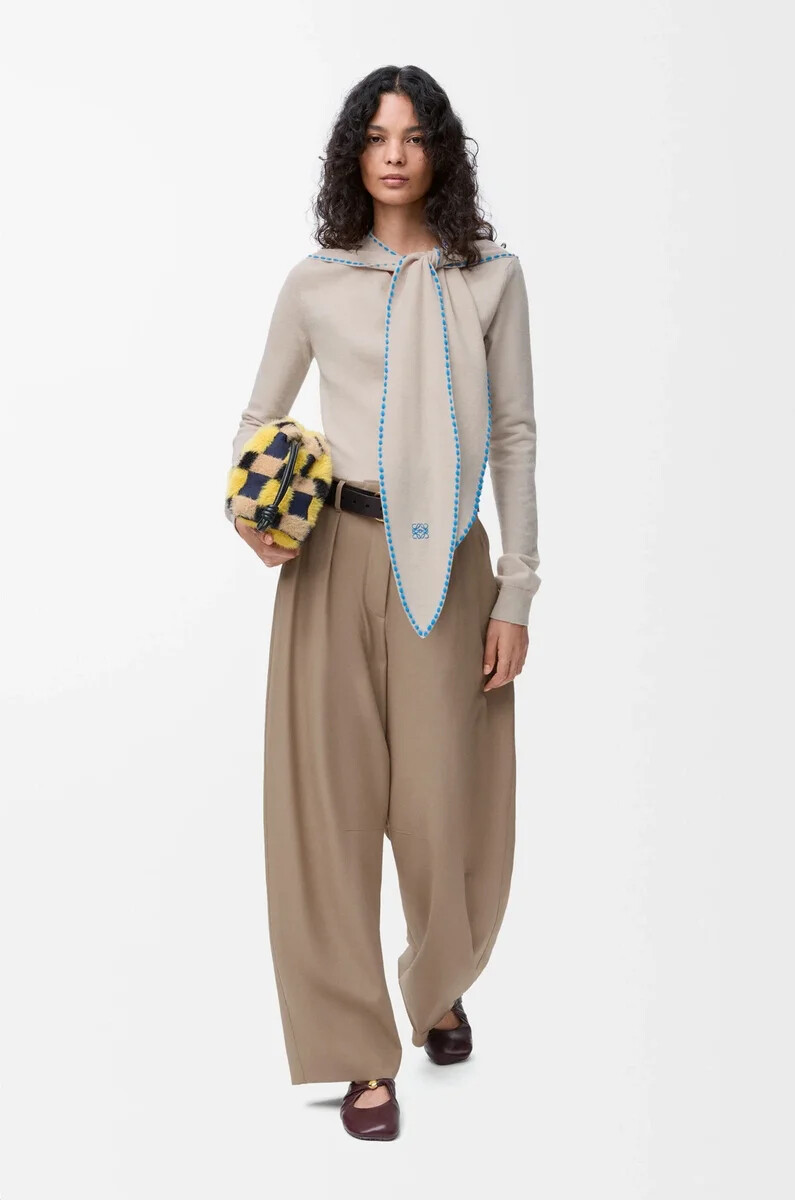 pantalón barril de lana arena