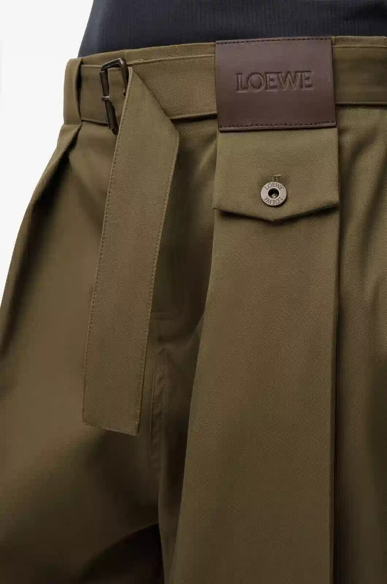 pantalón en algodón y seda verde caqui