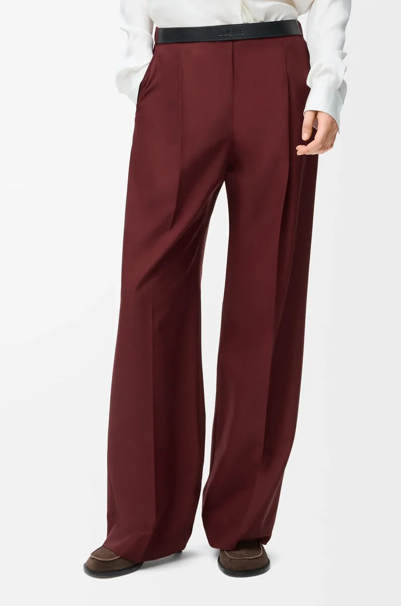 pantalones de lana color burdeos