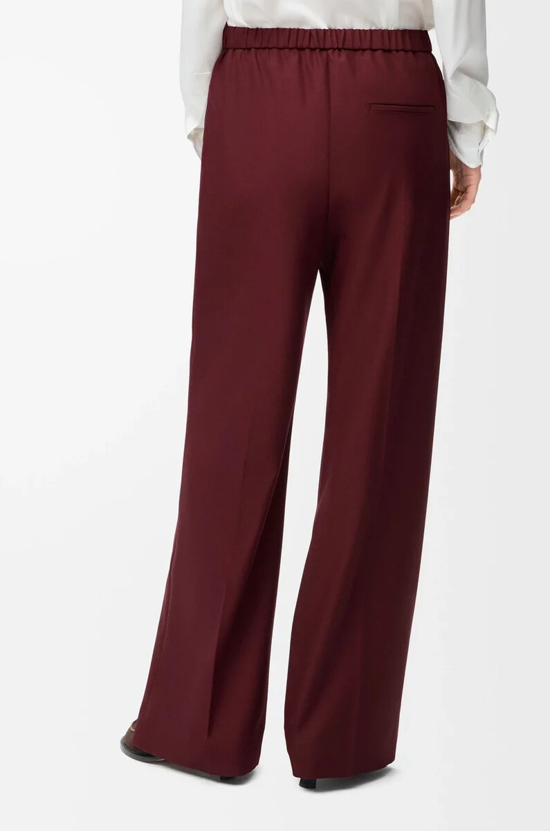 pantalones de lana color burdeos