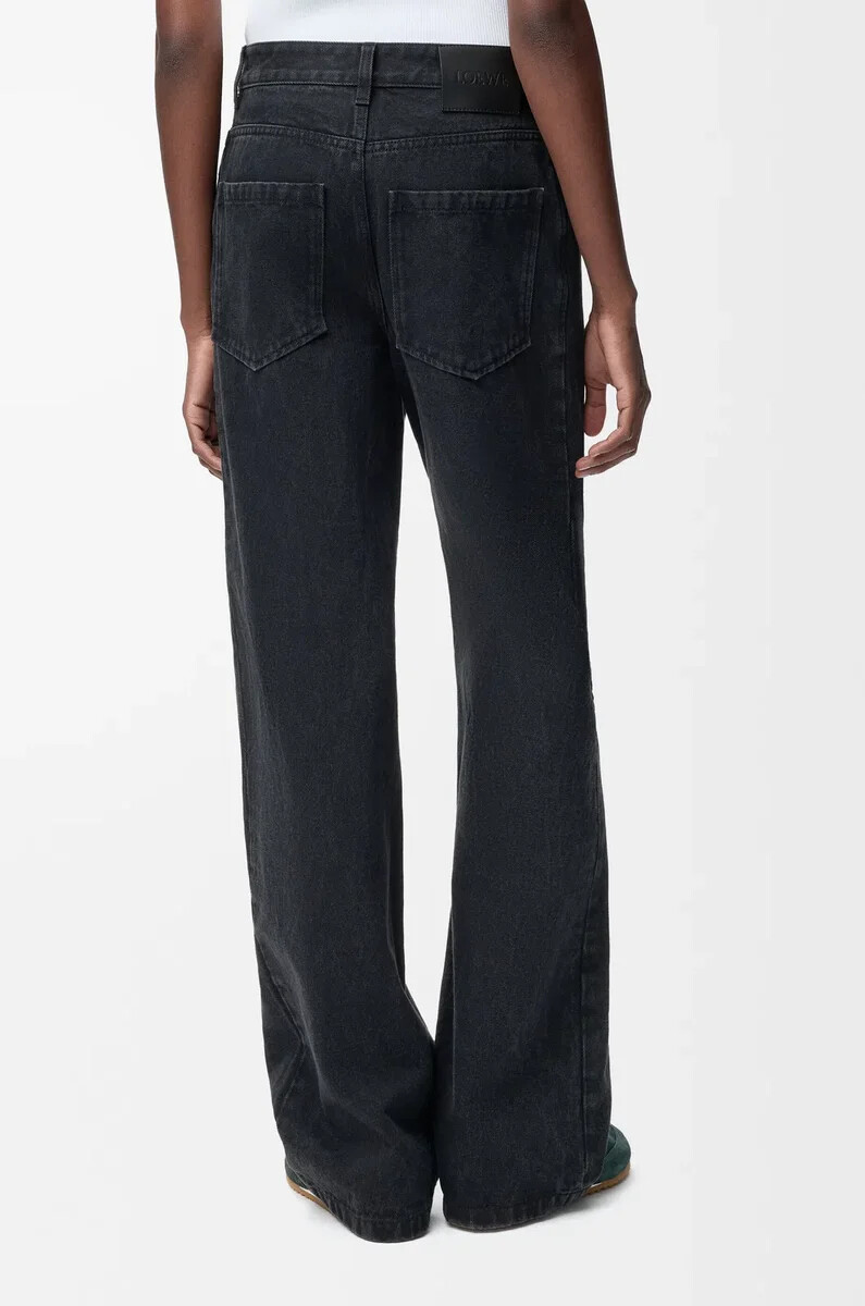 vaqueros holgados con anagrama en denim negro