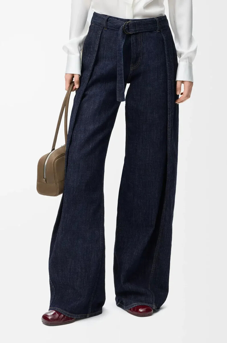 vaqueros con cinturón en denim azul índigo