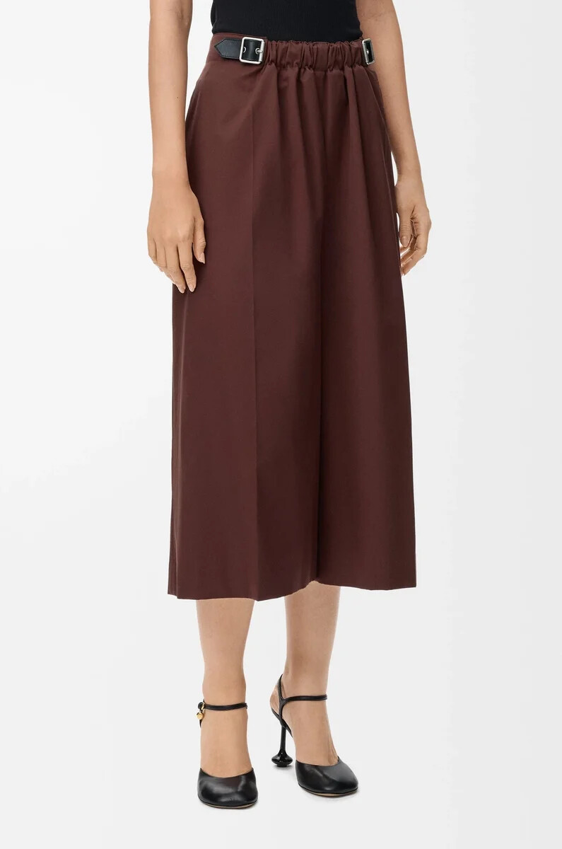 pantalón cropped con cinturón en algodón y seda café