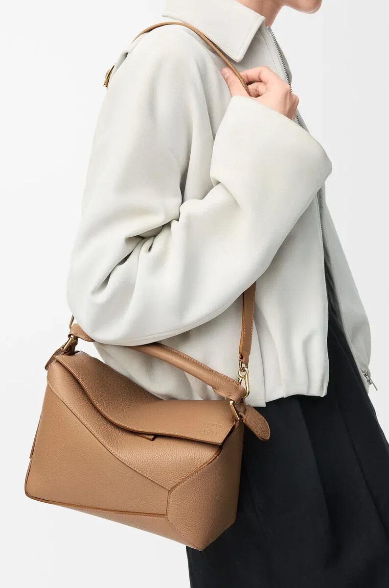bolso pequeño puzzle edge en piel de becerro granulada suave color toffee