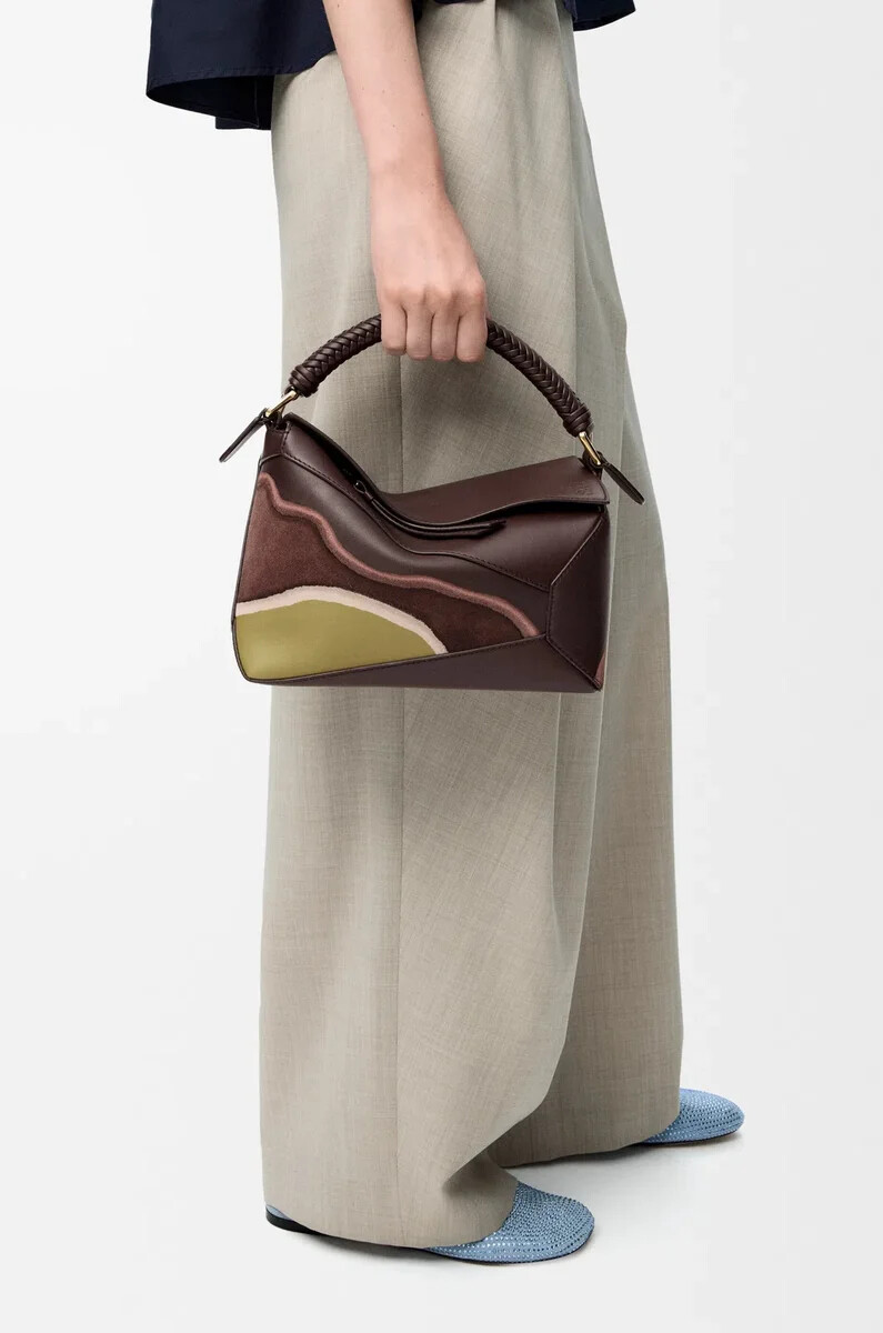 bolso pequeño puzzle edge landscape en piel de becerro napa color chocolatemusgo claro
