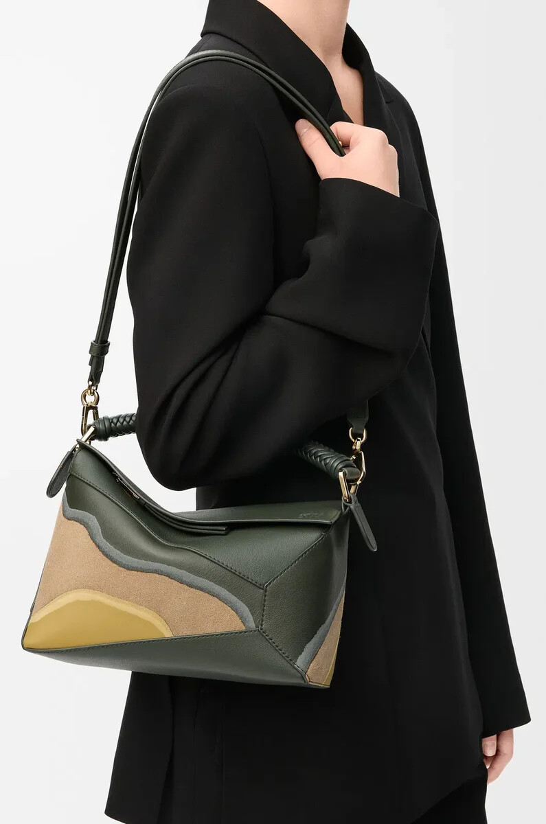 bolso pequeño puzzle edge landscape en piel de becerro napa verde botellaocre