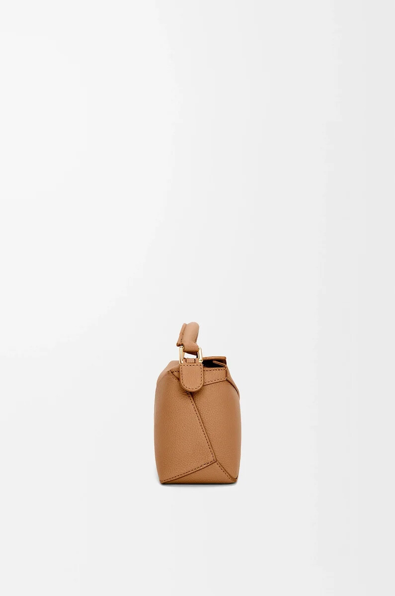 bolso mini puzzle edge en piel de becerro granulada suave color toffee