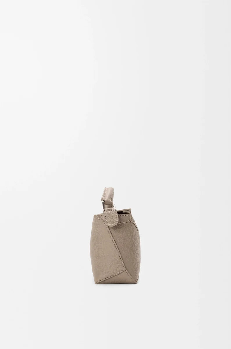 bolso mini puzzle edge en piel de becerro granulada suave color arcilla