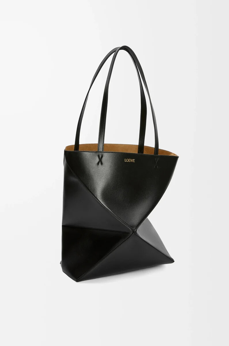 bolso tote mediano puzzle fold en piel de becerro brillante negro