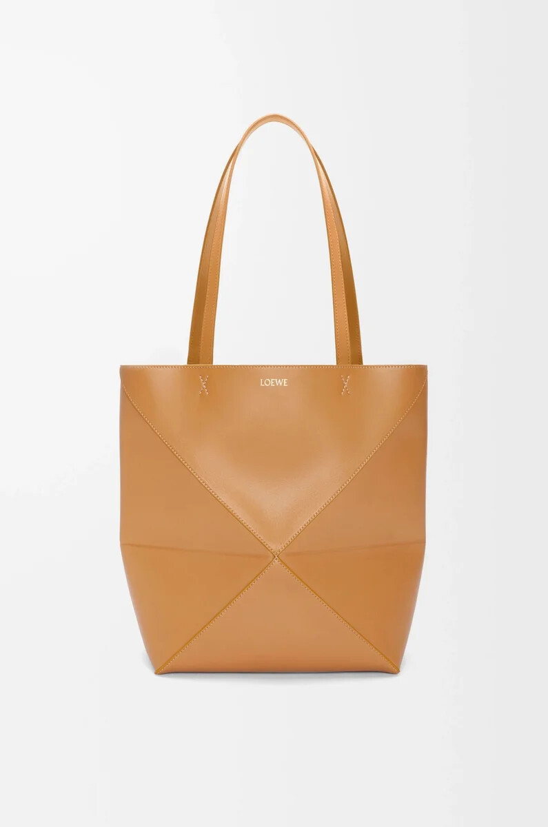 bolso tote mediano puzzle fold en piel de becerro brillante warm desert