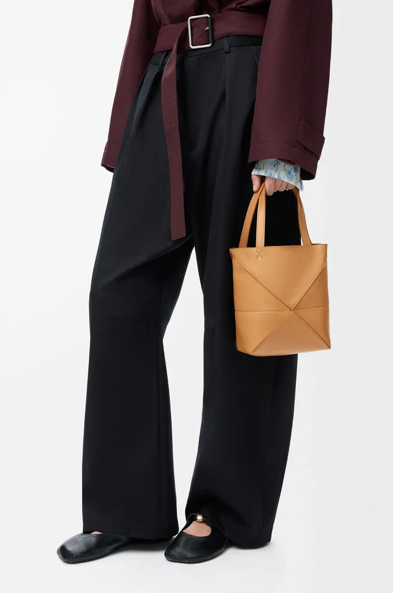 bolso tote mini puzzle fold en piel de becerro brillante warm desert