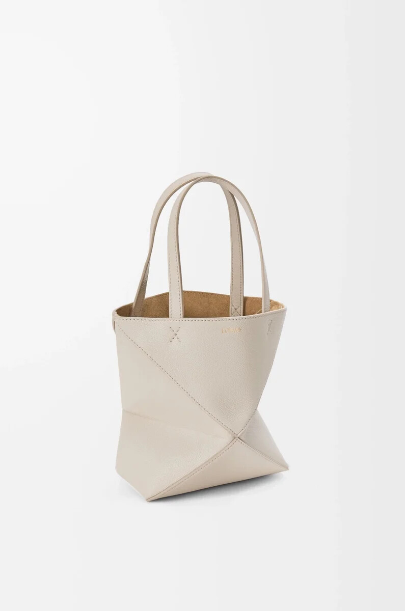 bolso tote mini puzzle fold en piel de becerro granulada suave light ghost