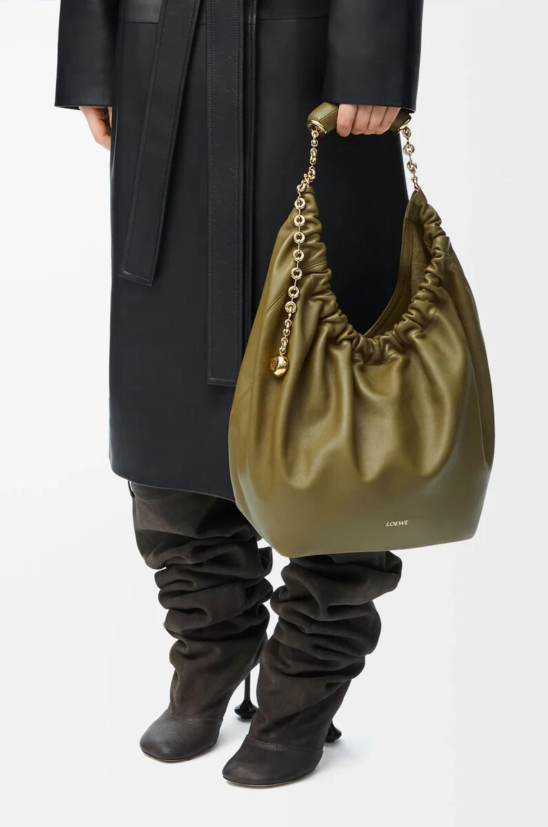 bolso mediano de piel de cordero napa suave color oliva
