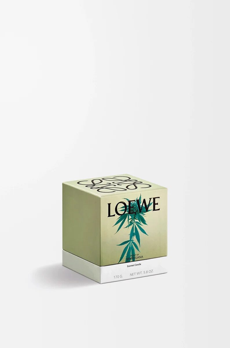 vela pequeña con aroma a marihuana verde oscuro