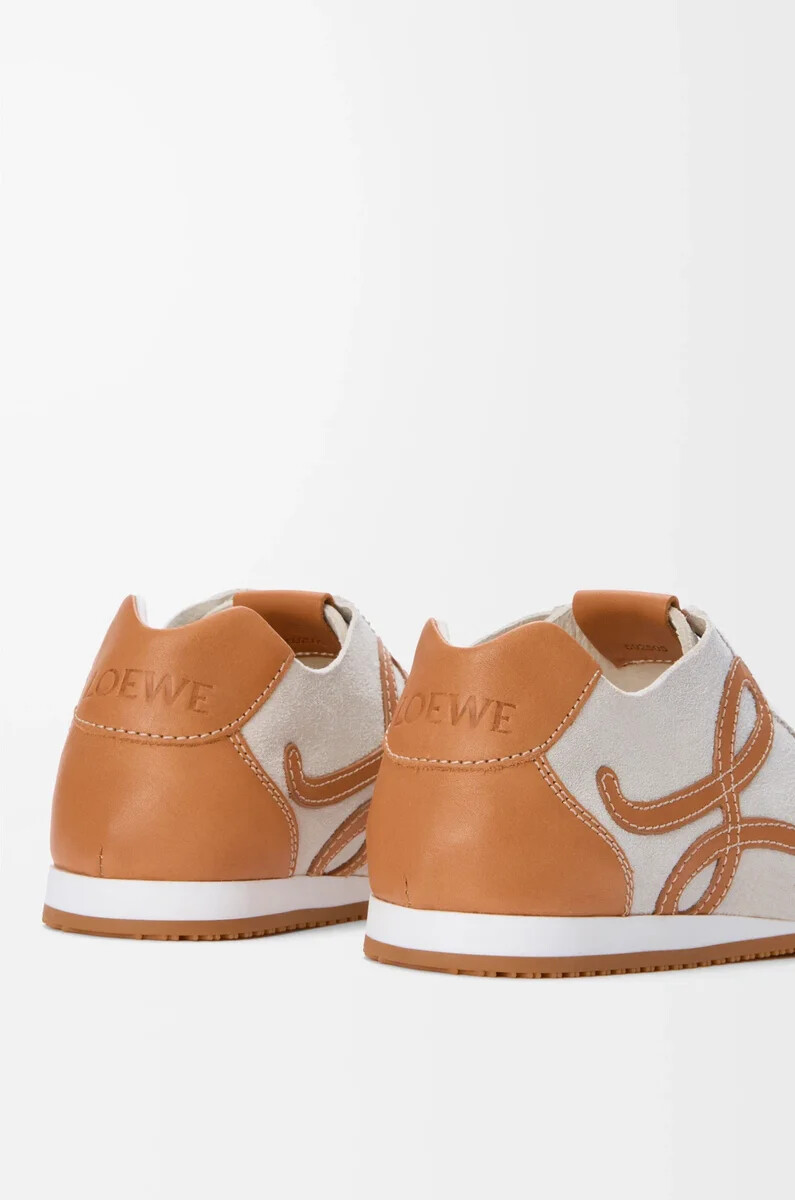 ballet runner 2.0 sin forro en piel de ciervo y piel de becerro curtida vegetal blanco suavebronceado